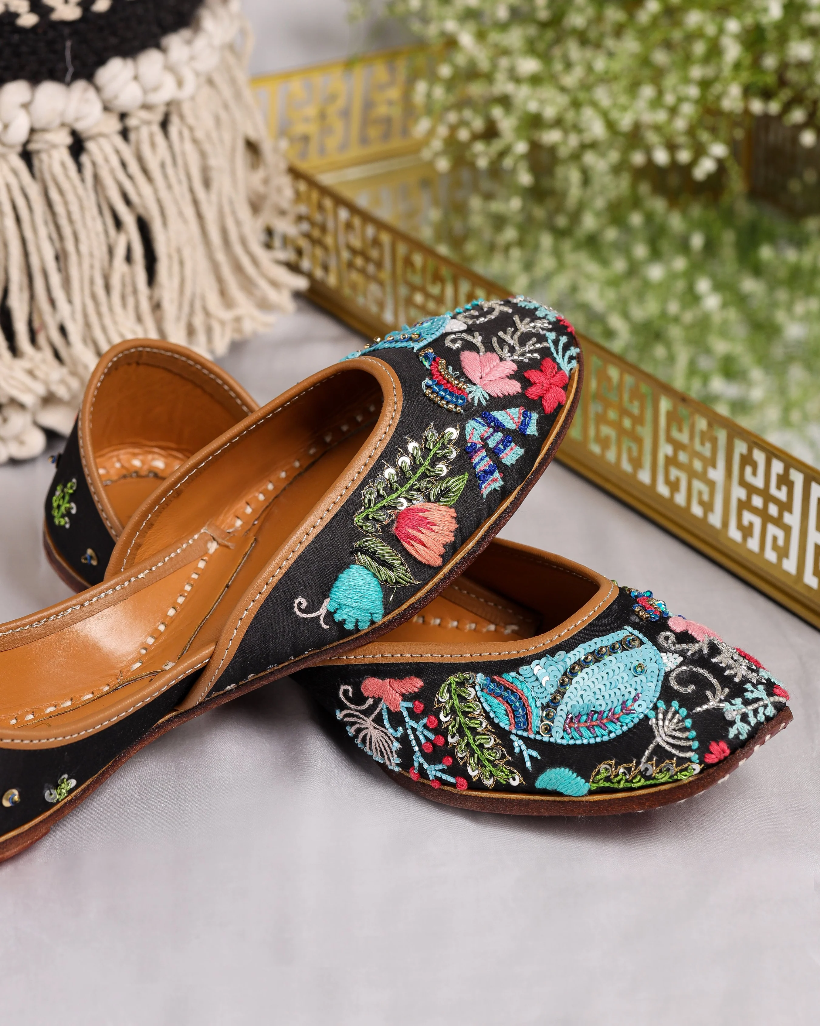 Black Bing Handcrafted Jutti - Image 9