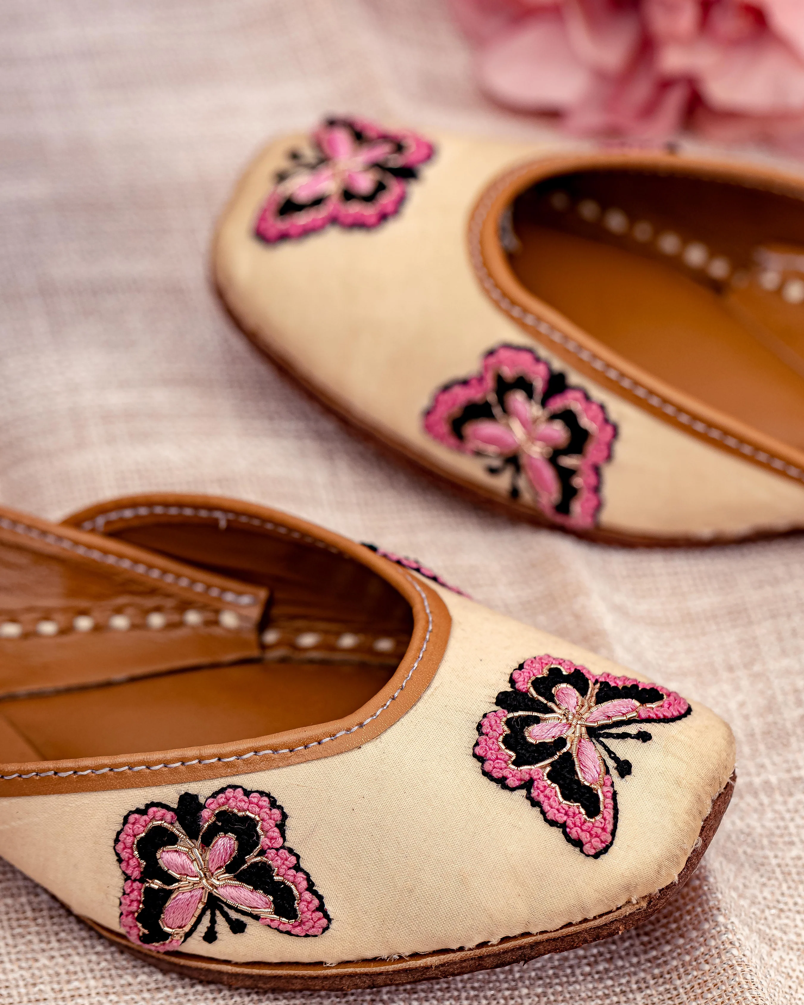Creambell Handcrafted Jutti - Image 6