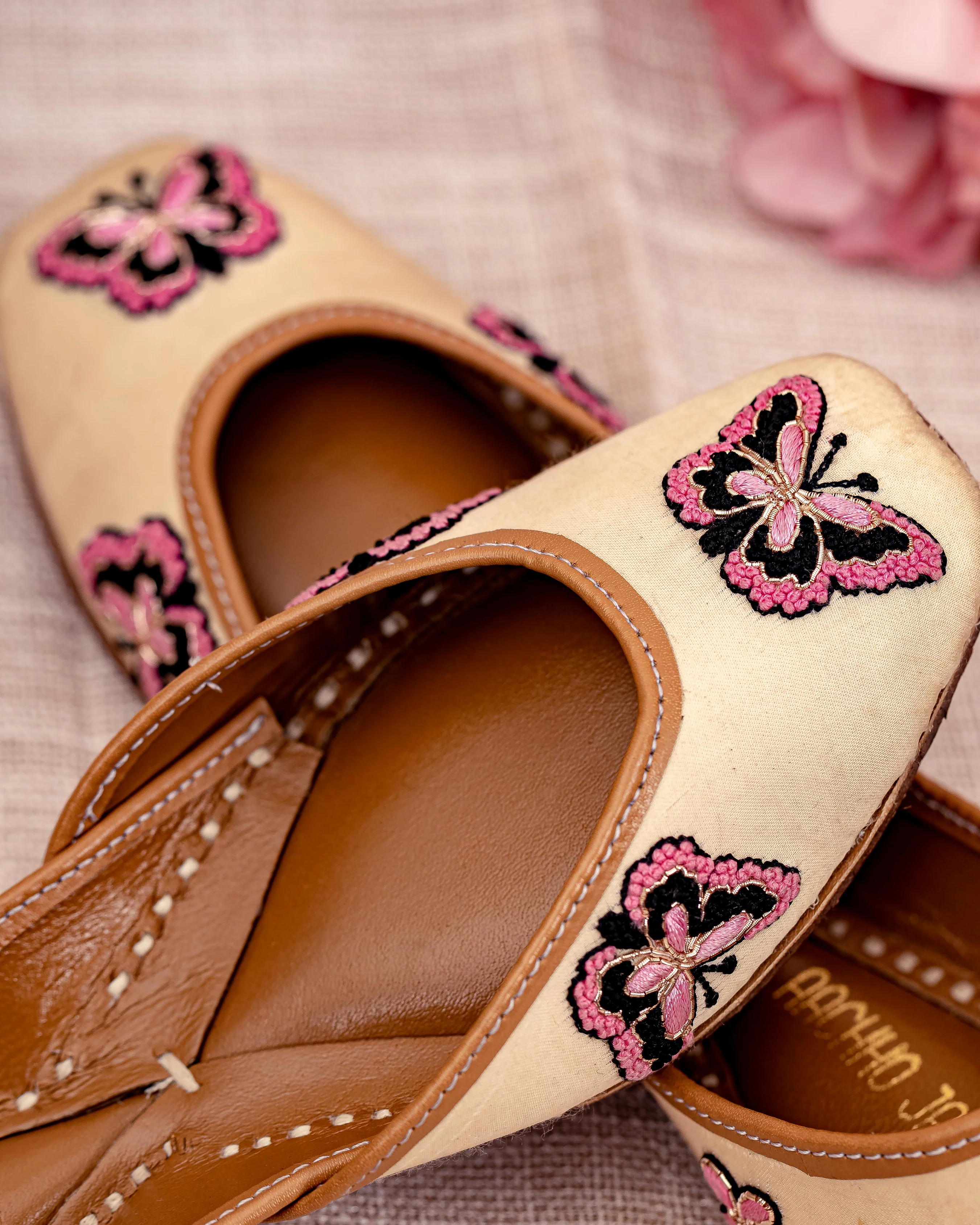 Creambell Handcrafted Jutti - Image 8