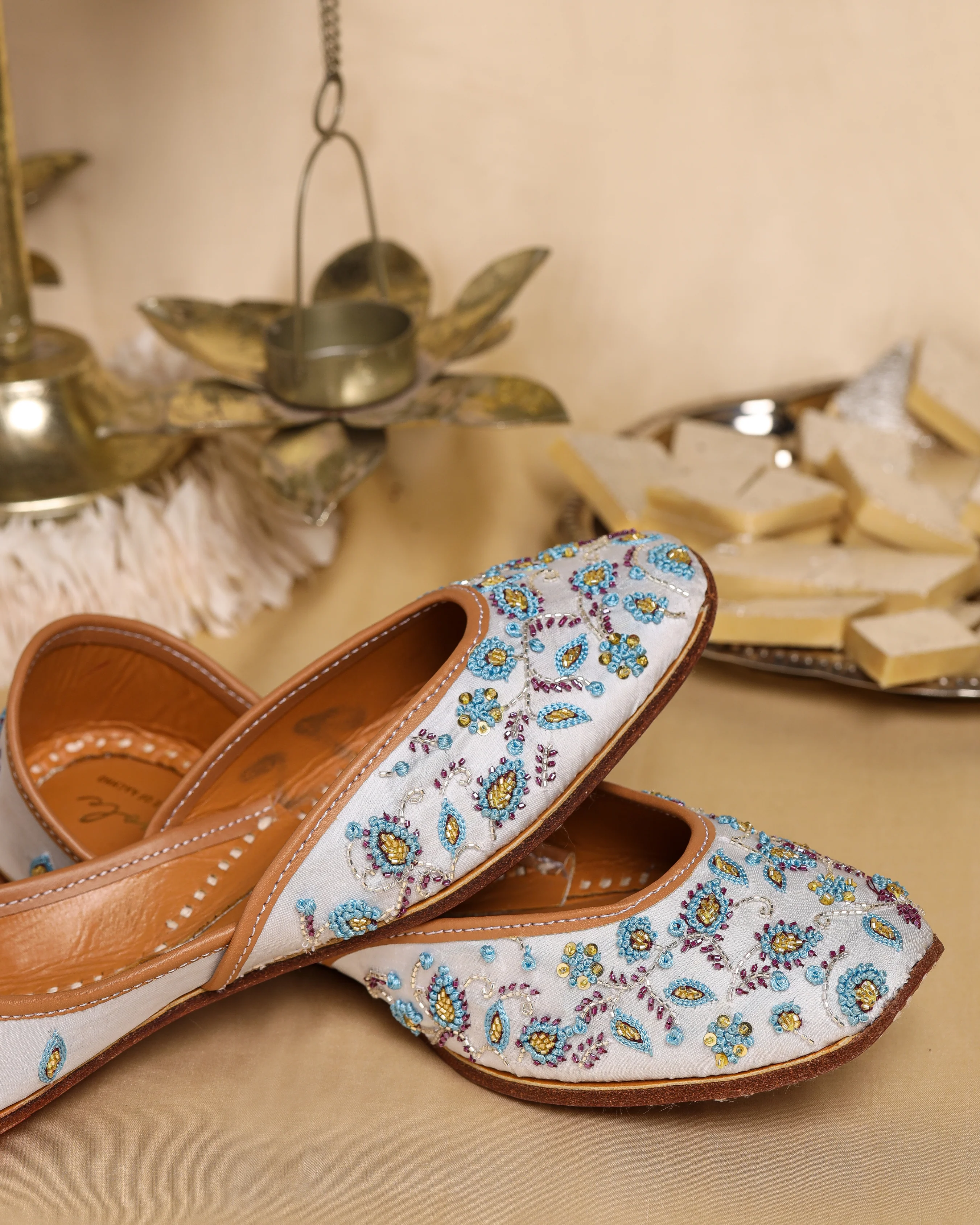 Fairy Light Handcrafted Jutti - Image 11
