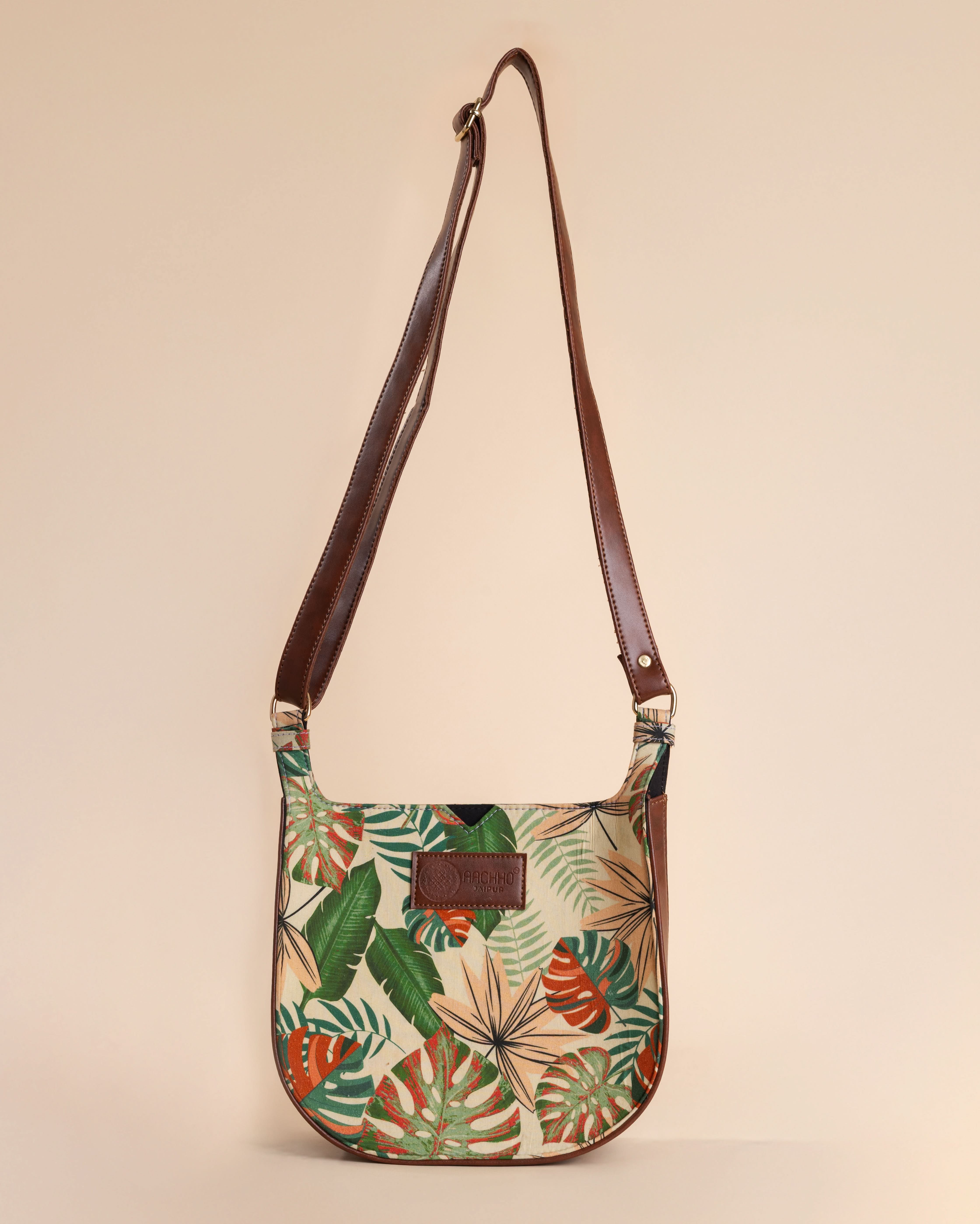 Fescue Cream Sling Bag - Image 4