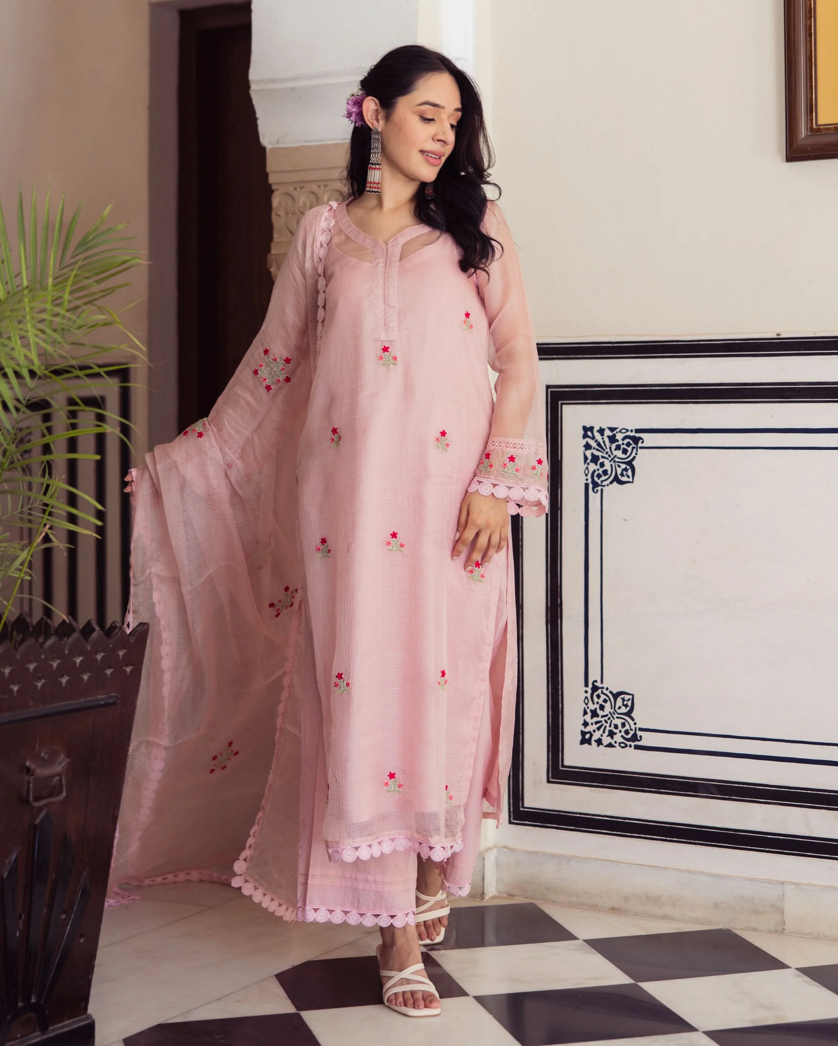 Flashy Pink Embroidered Doria Suit Set - Image 2