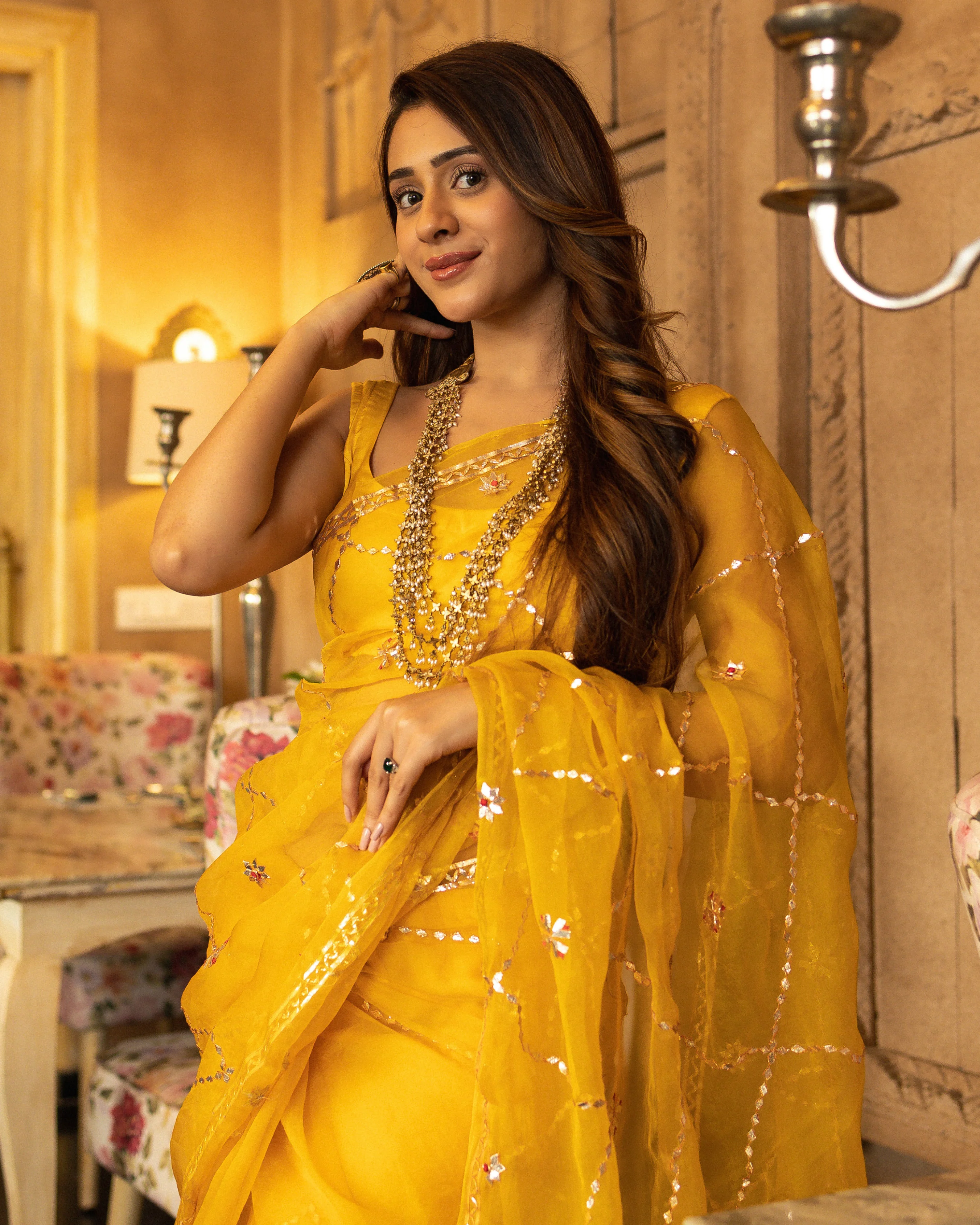 Gujaari Gotapatti Organza Saree - Image 5