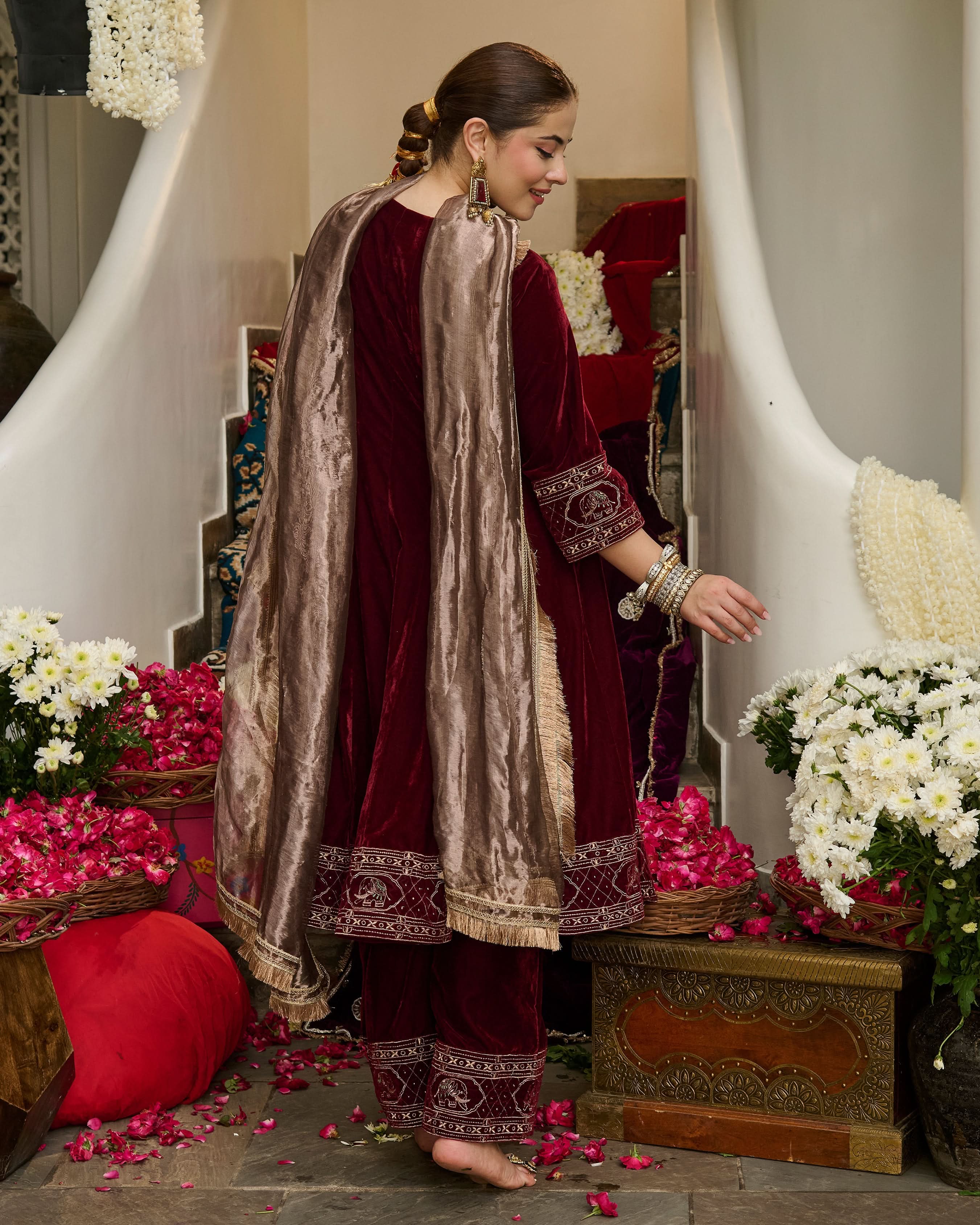 Ivaan Maroon Embroidered Velvet Suit Set - Image 7