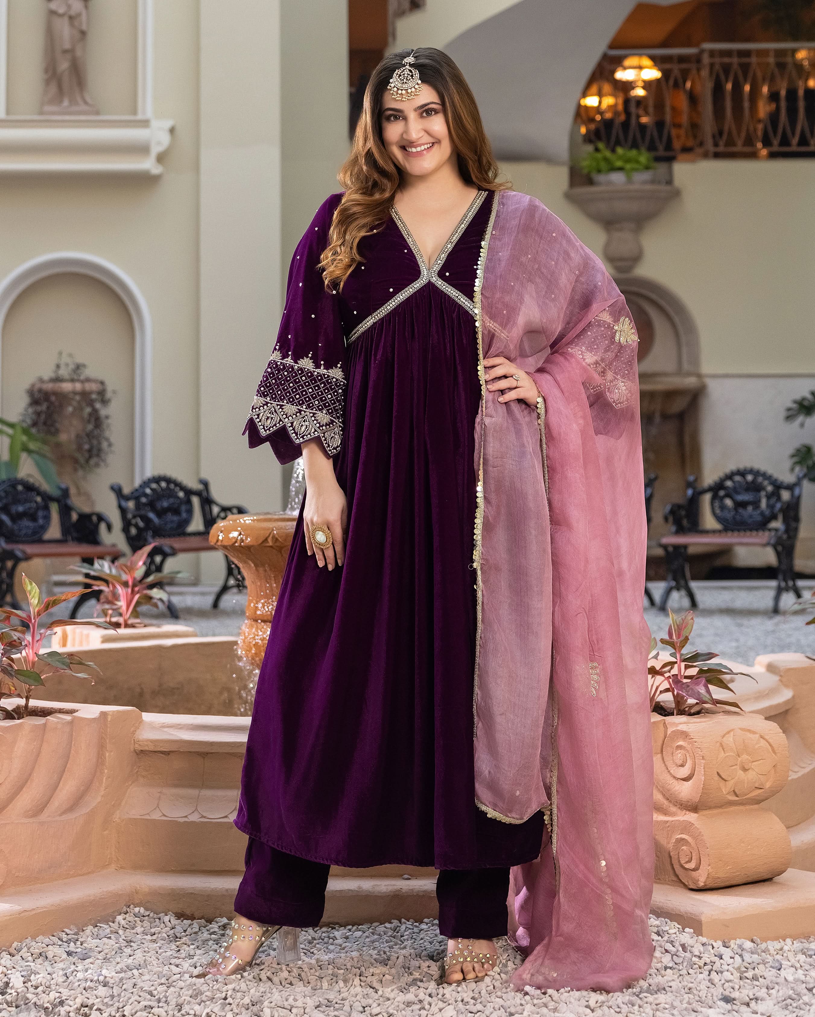 Jamni Purple Embroidered Velvet Suit Set - Image 5