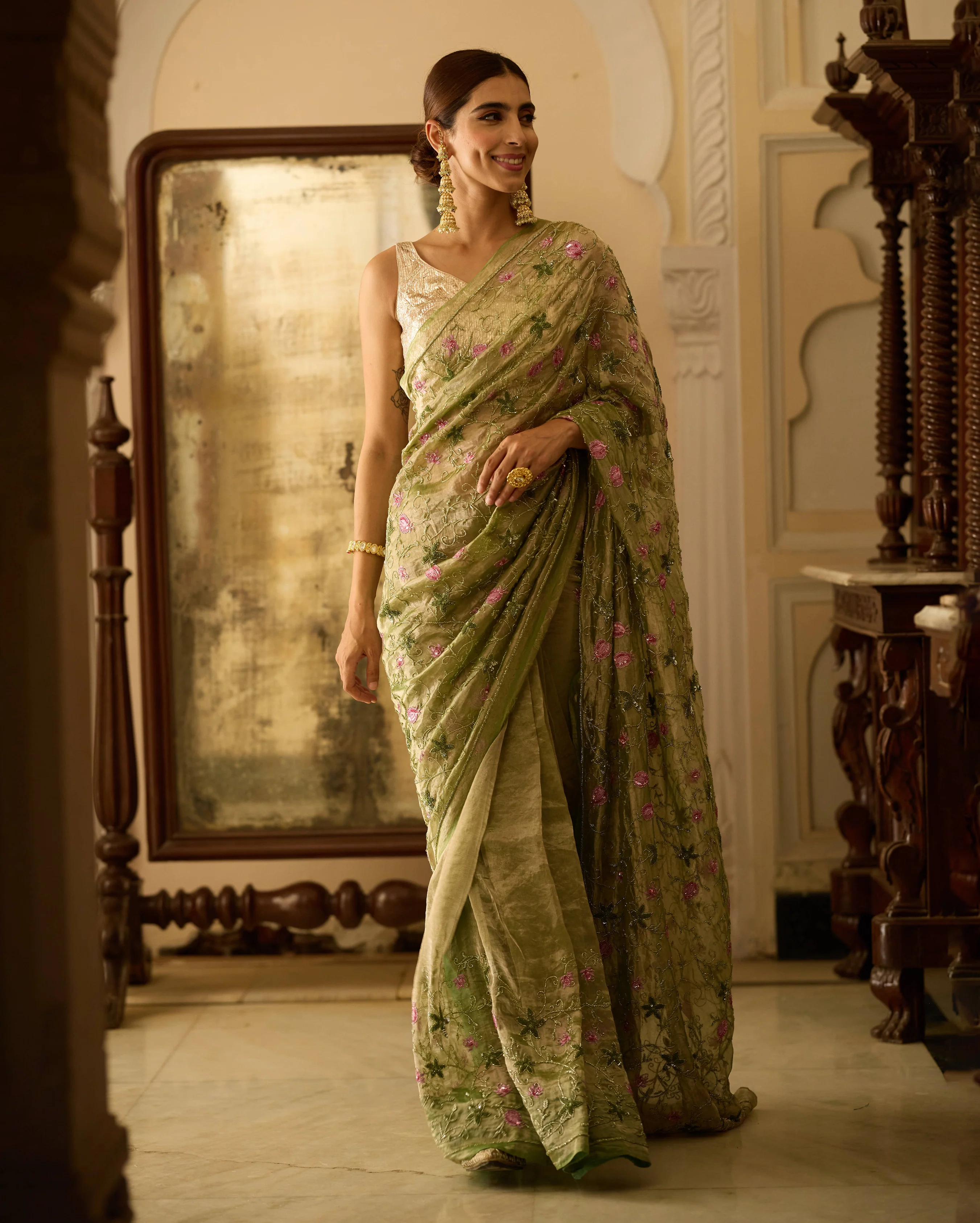 Manmohini Green Handcrafted Pure Tissue Saree - Image 2