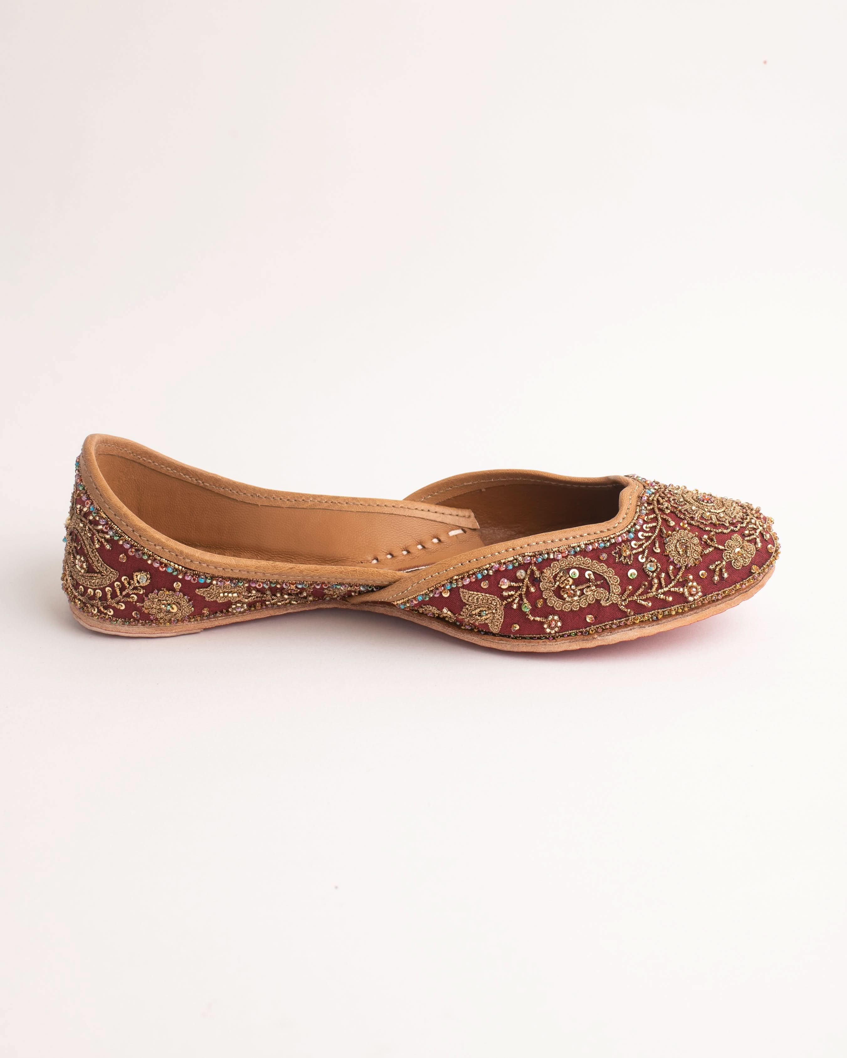 Marwa Maroon Handcrafted Jutti - Image 4