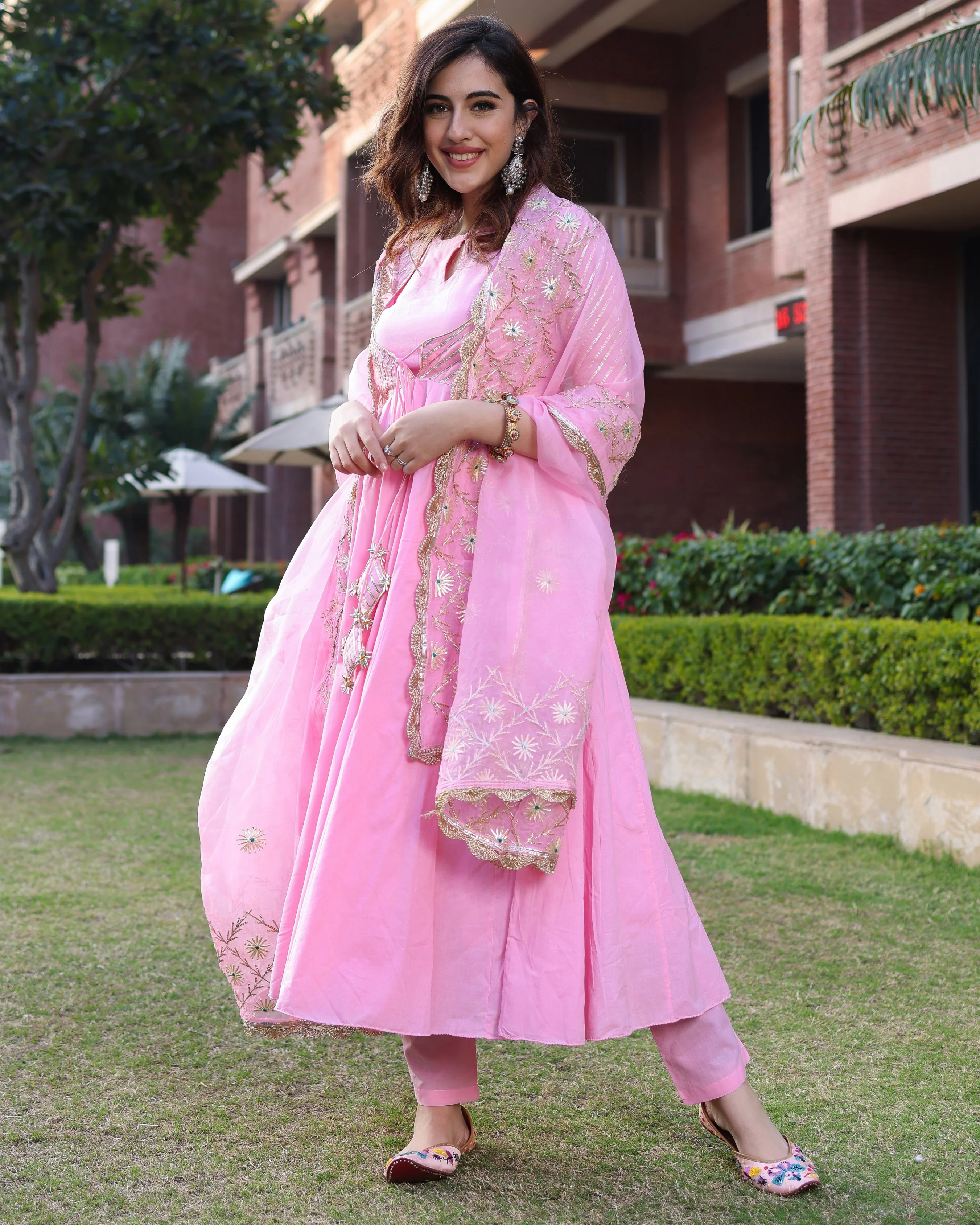 Pink Salt Gotapatti Suit Set - Image 9