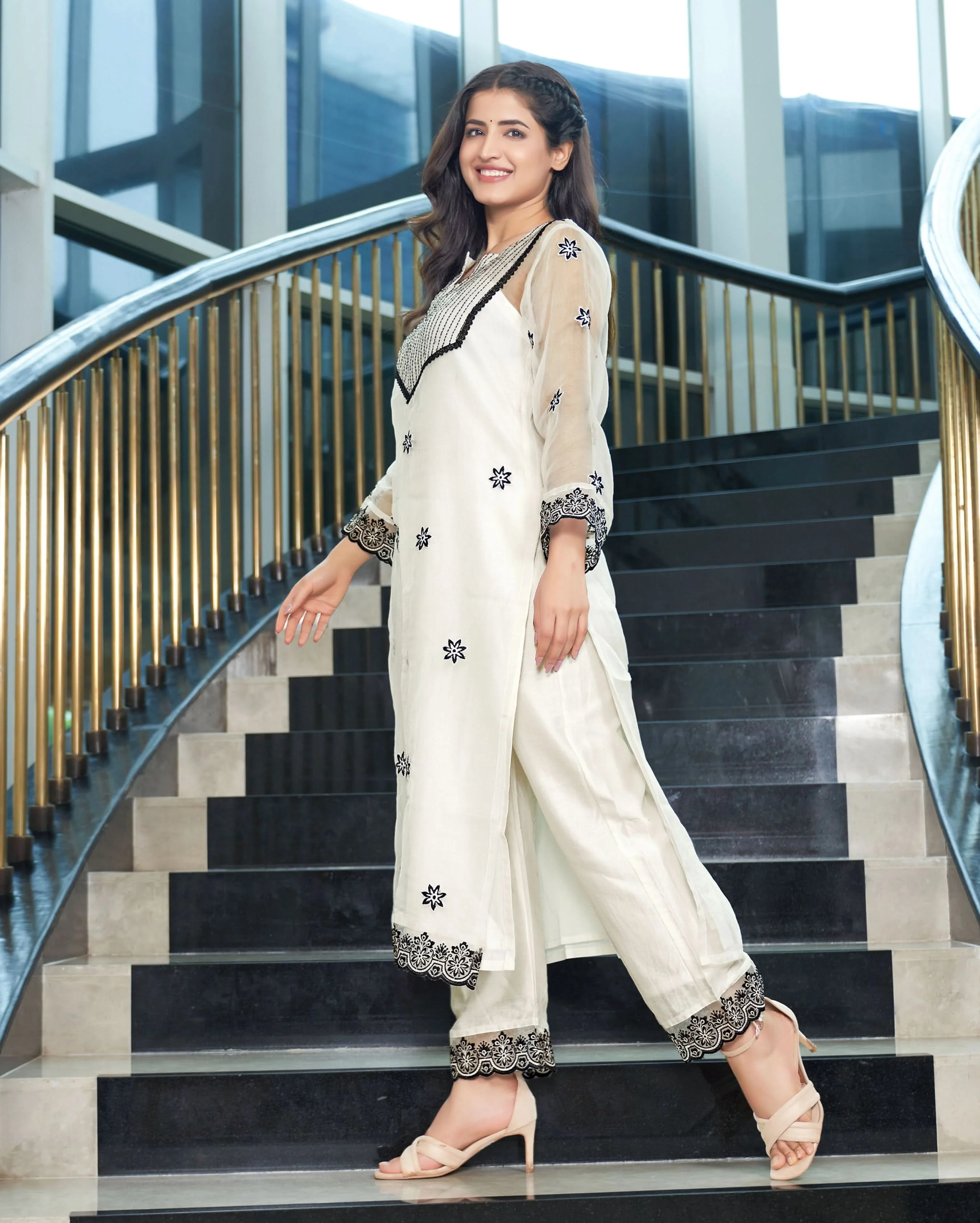 Sukriti White Embroidered Organza Kurta Set - Image 2