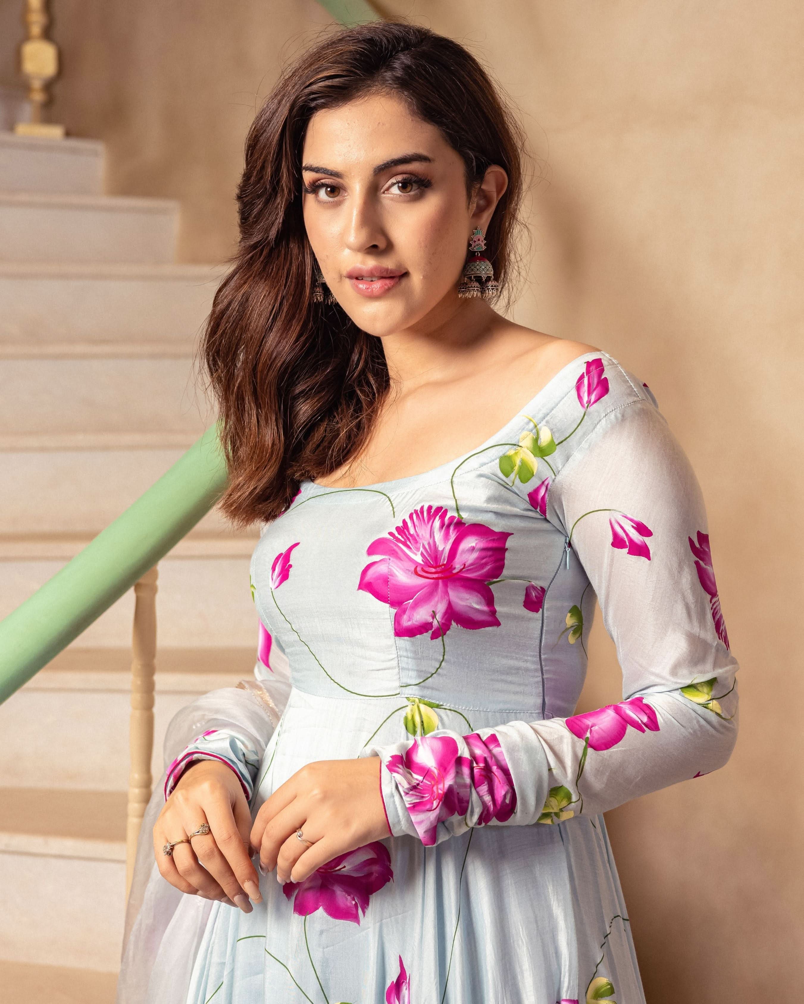 Varari Handpainted Suit Set - Image 9