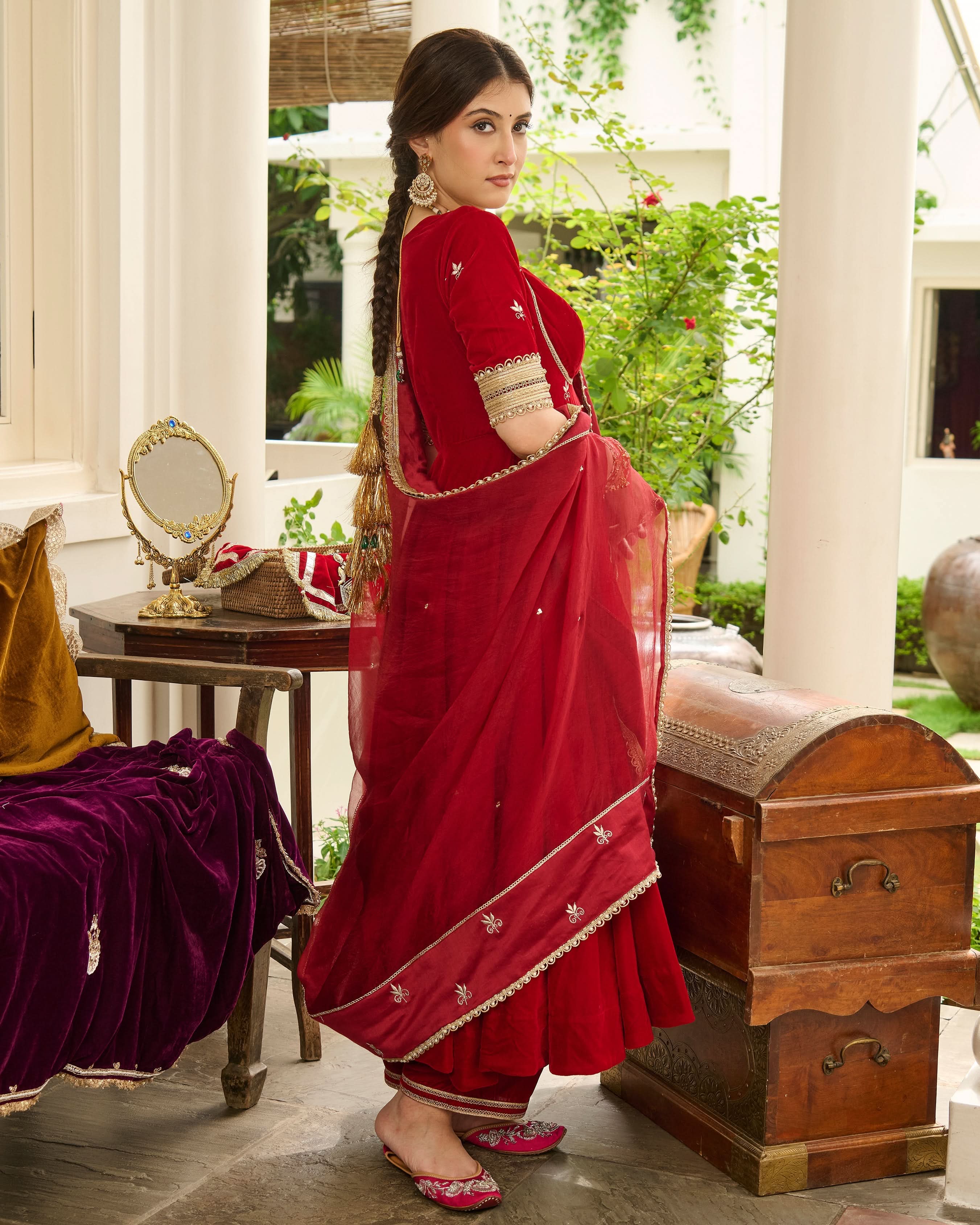 Viti Red Embroidered Velvet Suit Set - Image 6