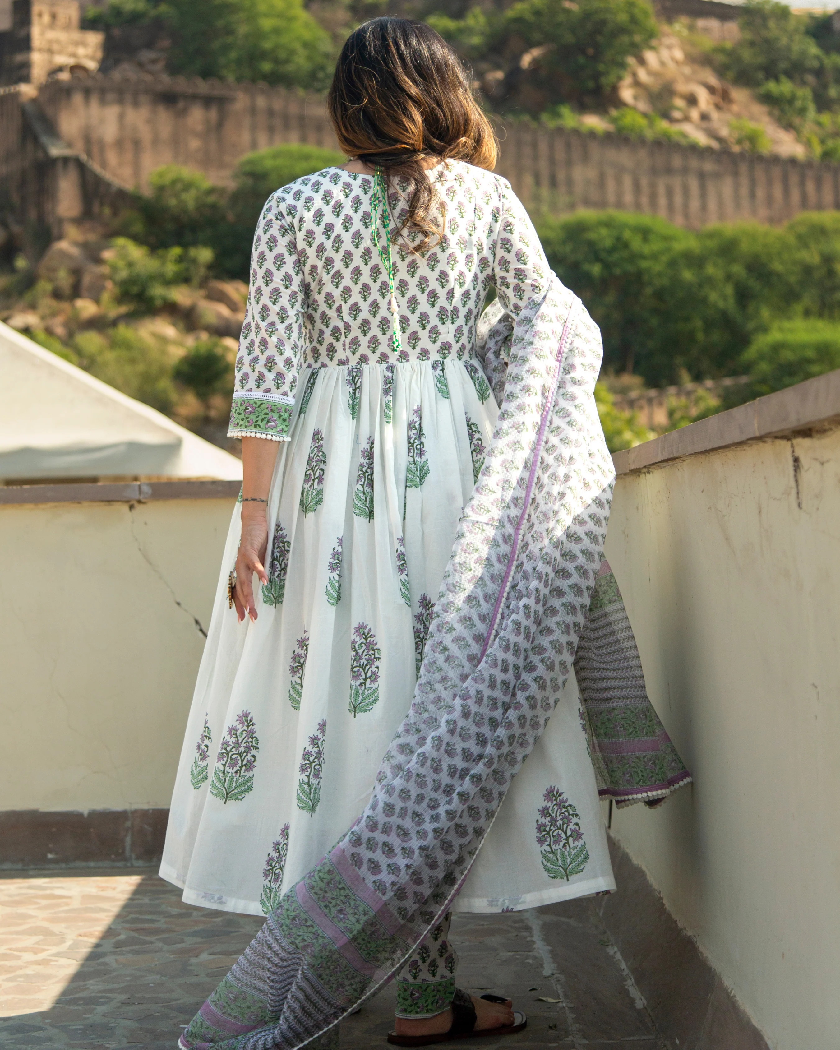 WHITE ONYX HANDBLOCK SUIT SET - Image 4