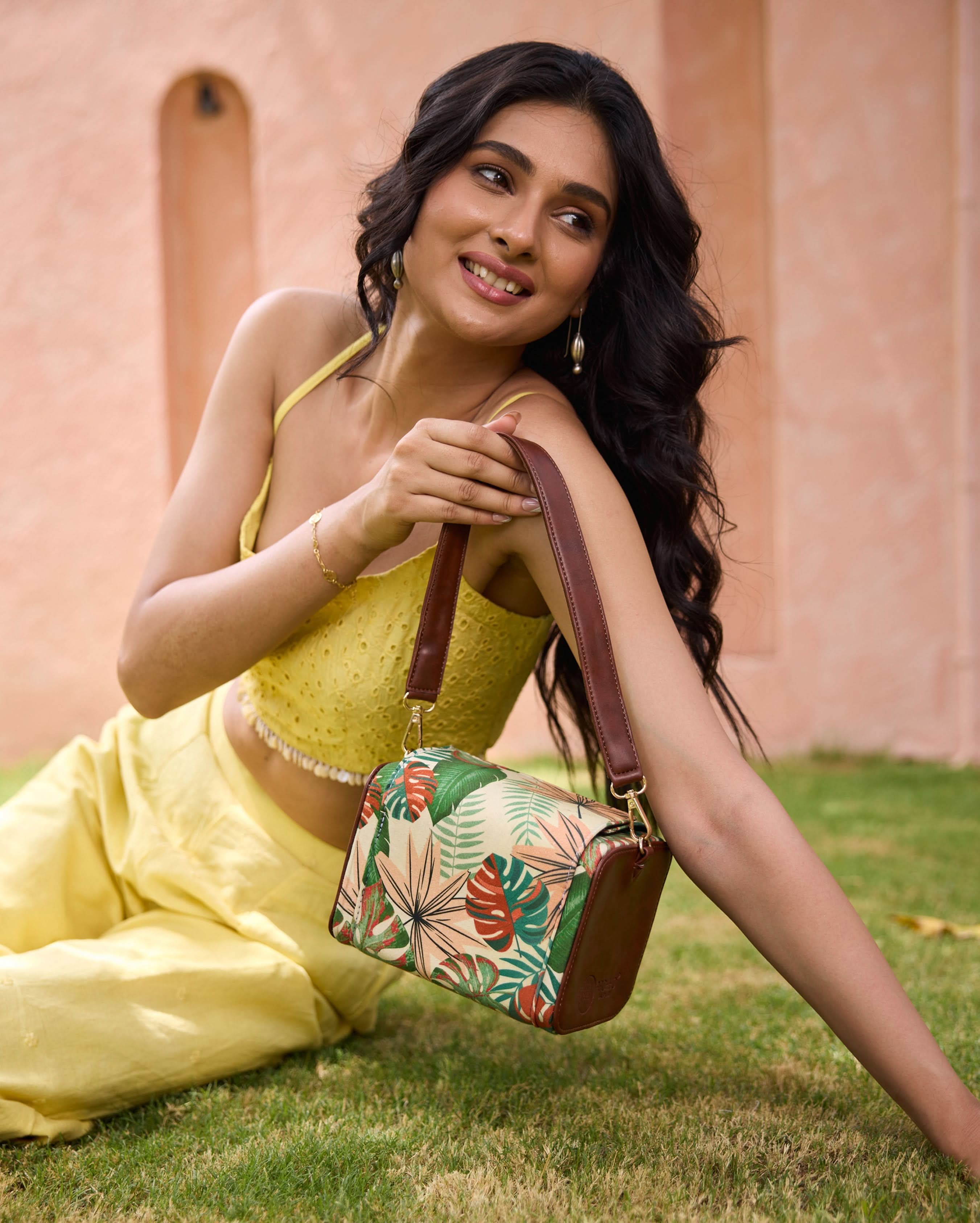 Wrenna Cream Satchel Bag - Image 2