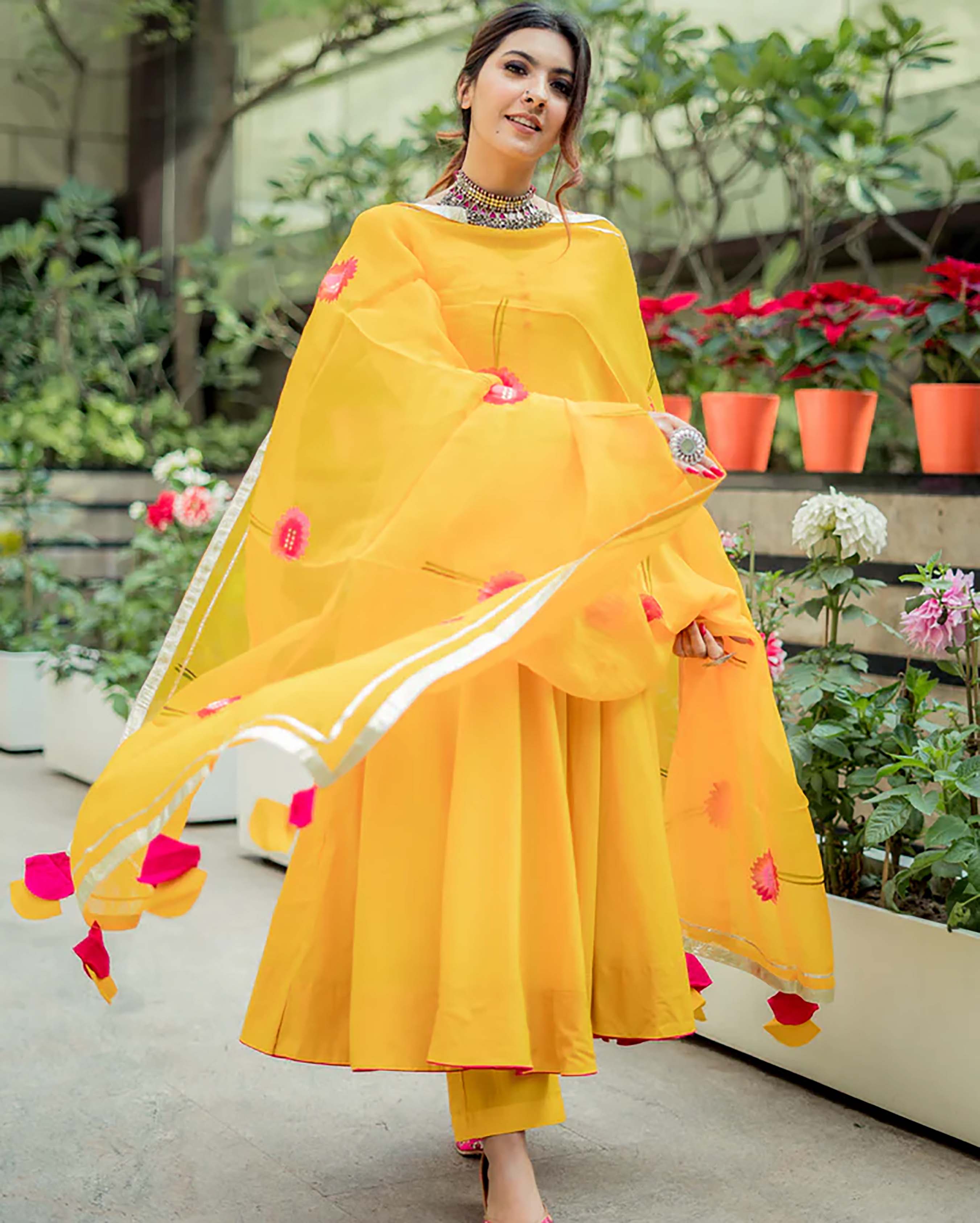 Yellow Organza Handpainted Suit Set - Image 4